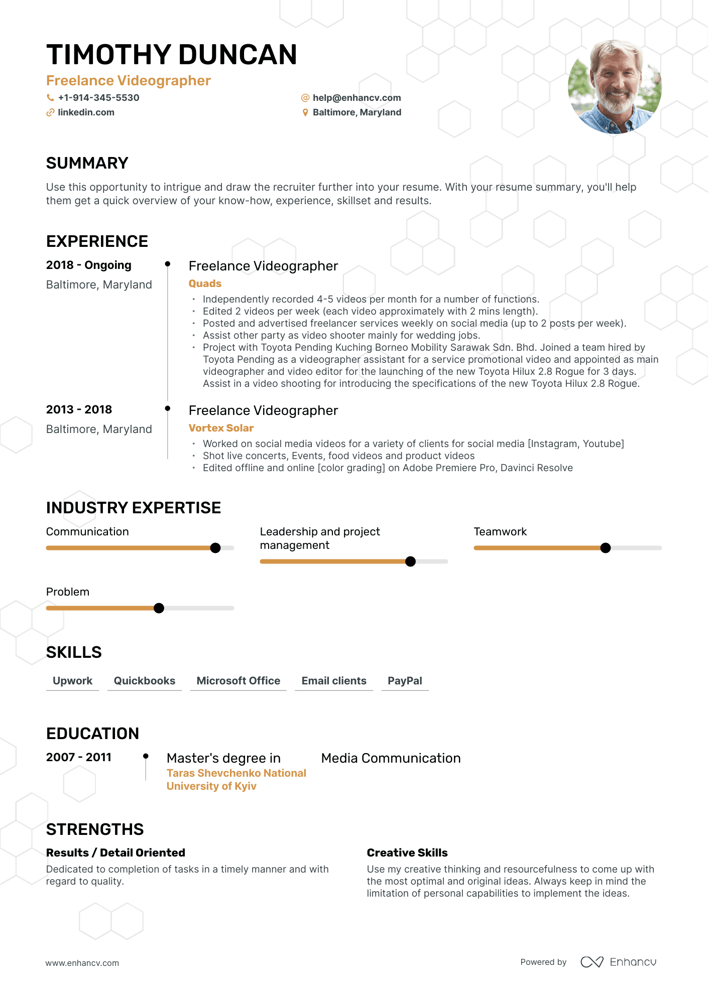 Freelance Videographer Resume Examples Guide for 2023 (Layout Skills