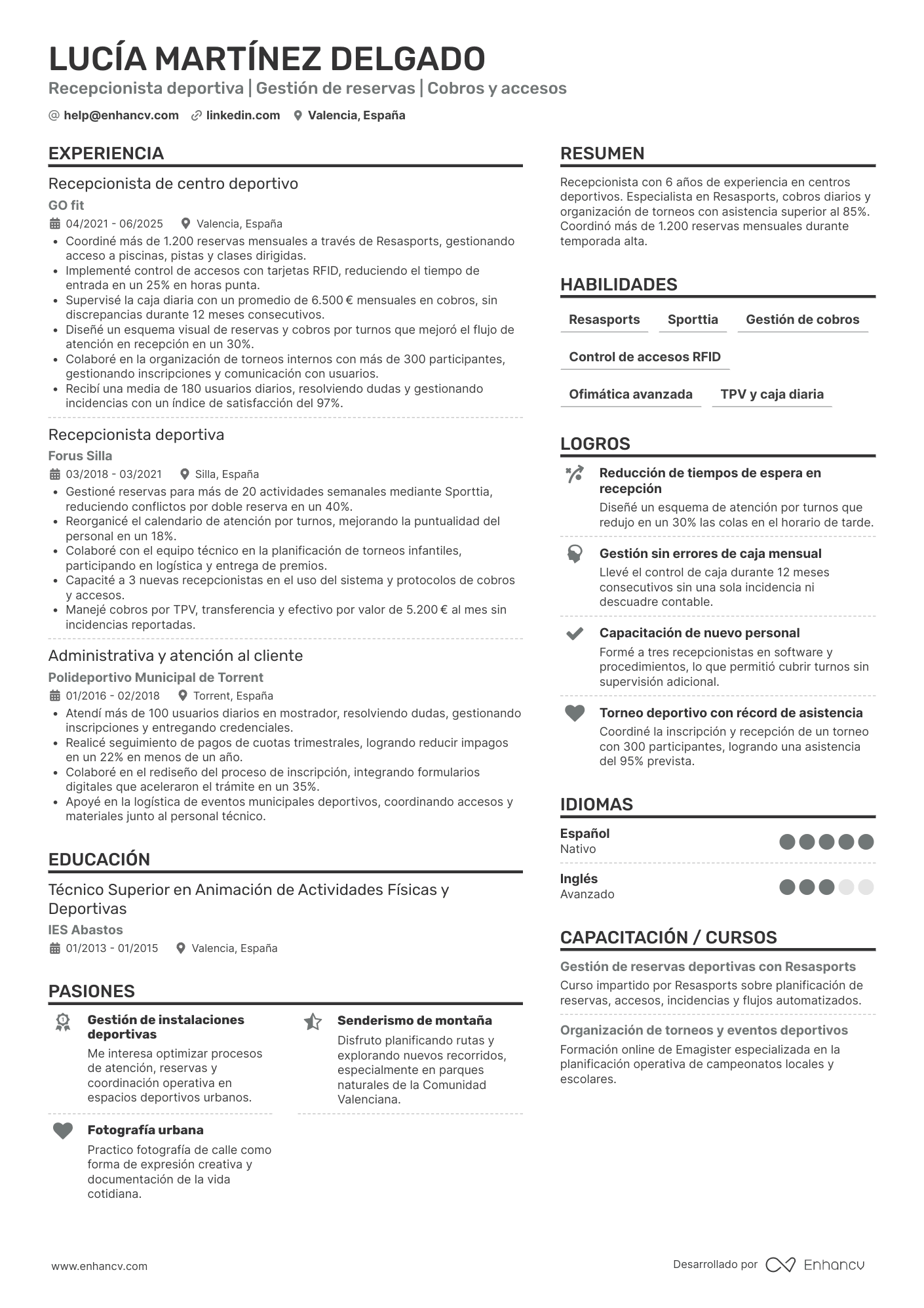 Recepcionista de complejo deportivo