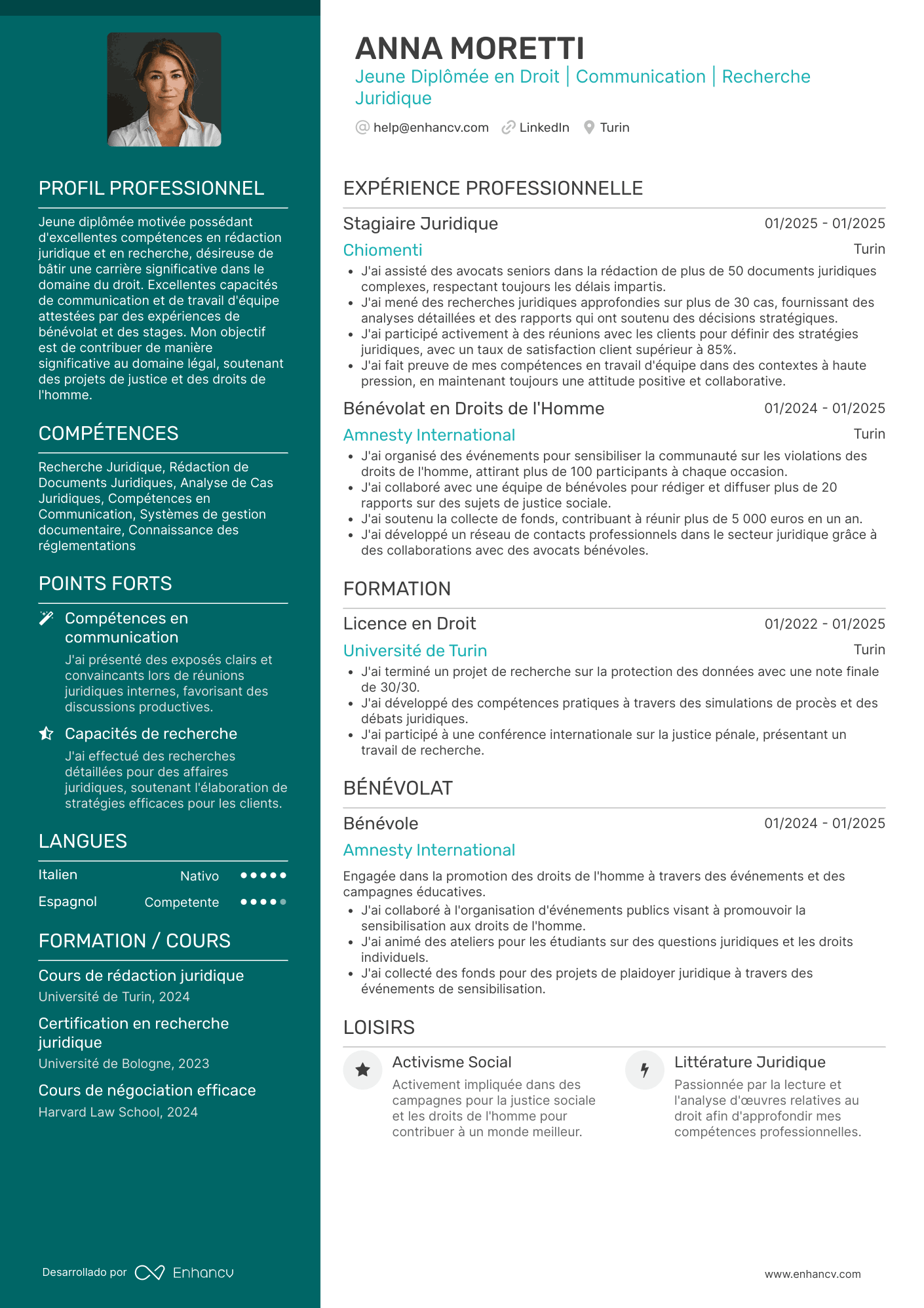 Jeune Diplômée en Droit | Communication | Recherche Juridique Esempio di CV