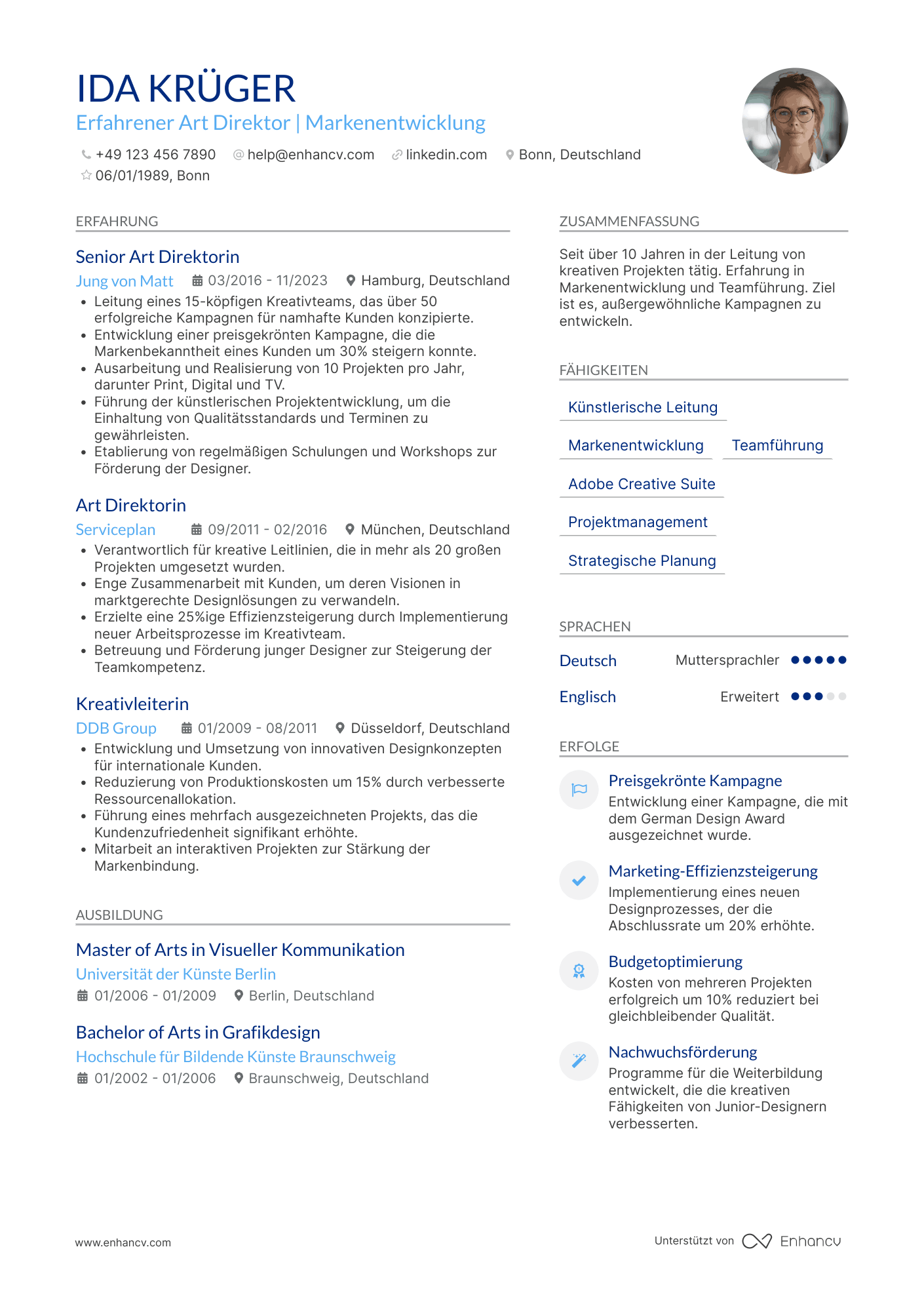 Lebenslauf als Kunst Direktor mit 10 Jahren Erfahrung Resume Example