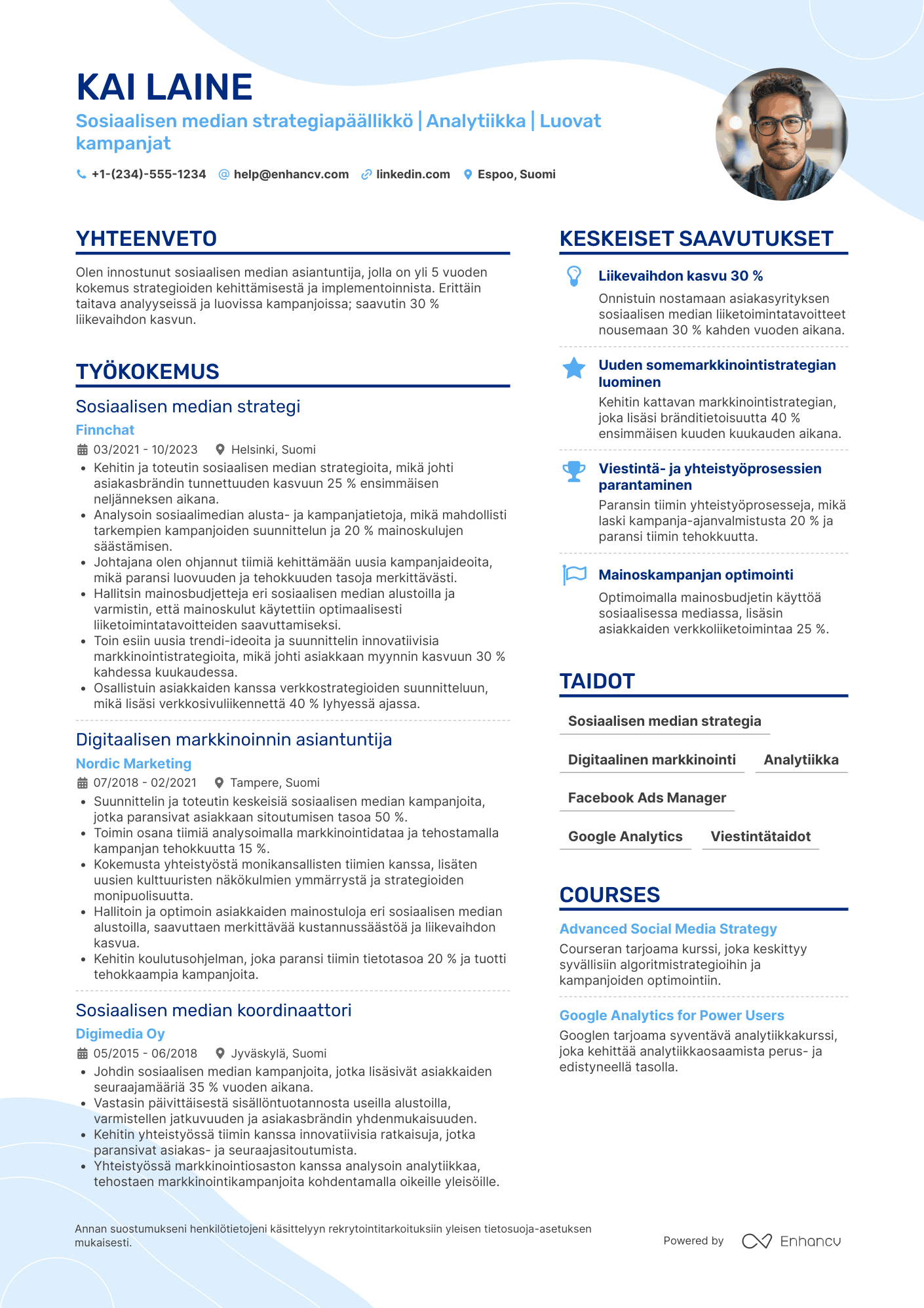 Ansioluettelo Sosiaalisen median strategiapäällikkö Resume Example