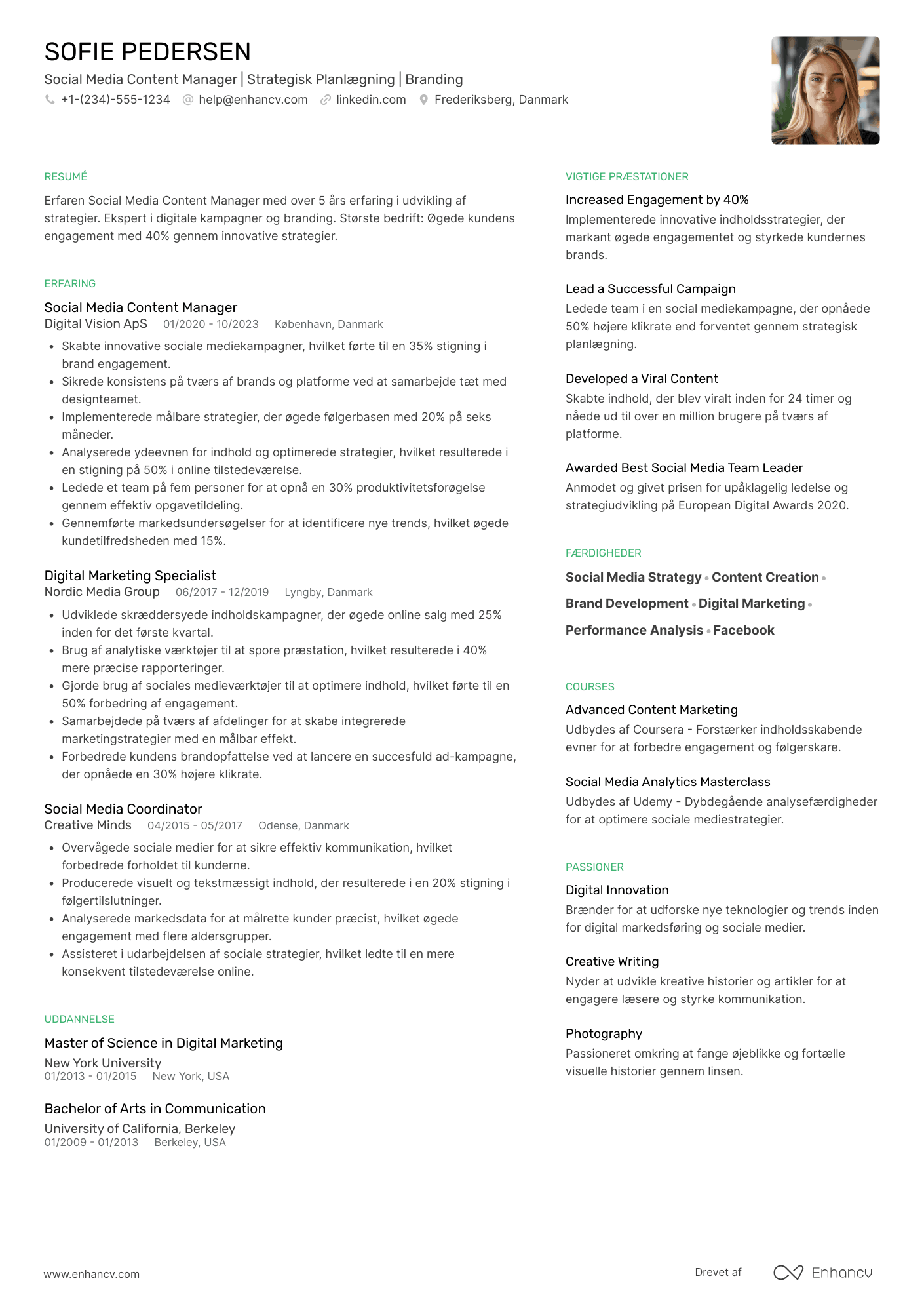 CV til Social Media Content Manager Resume Example