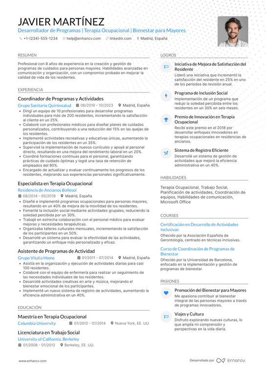 Currículum para residencias de ancianos Resume Example