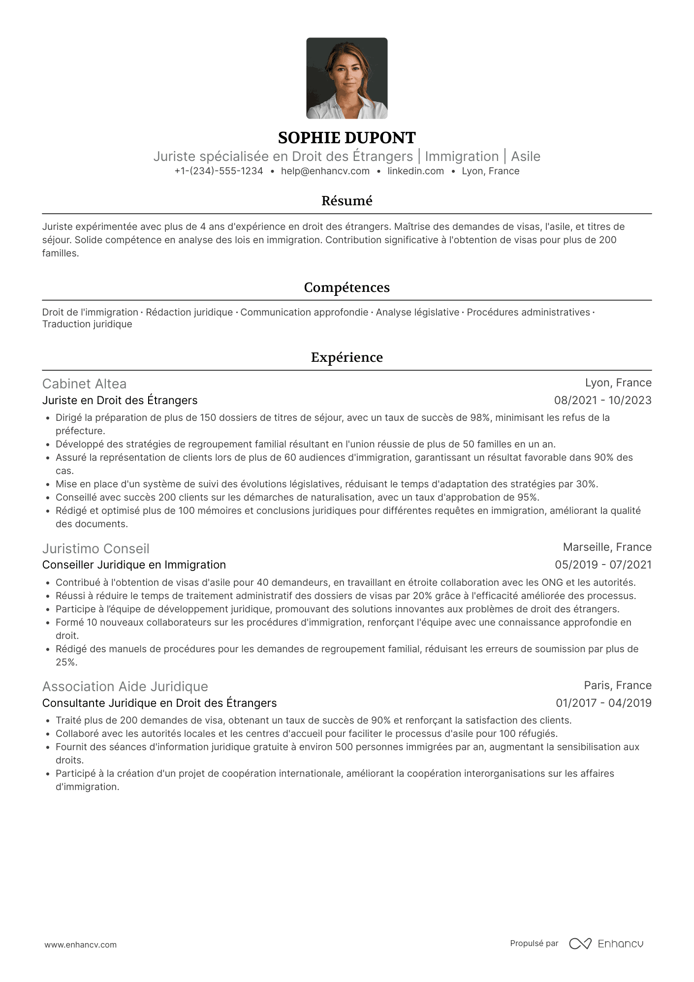 CV de juriste en droit des étrangers Resume Example