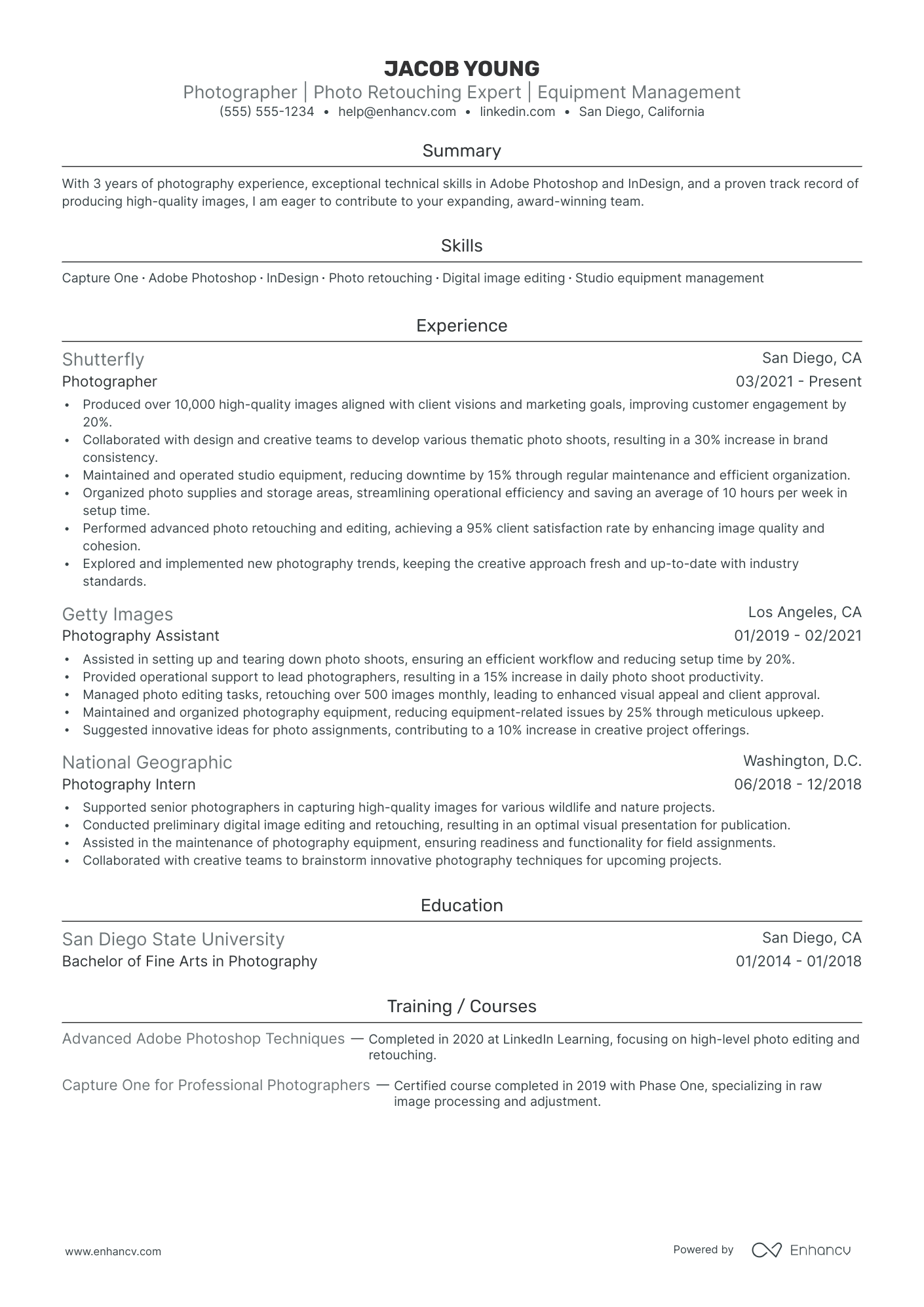 Senior Photographer resume example